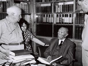 David Ben-Gurion und Konrad Adenauer in Ben-Gurions Bibliothek in Sde Boker 1966.